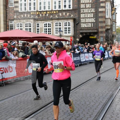 05.10.2025 - 20. swb-Marathon Bremen Yannick Fuchs http://msf.ph/oto/9268184 05.10.2025 10:52:21 Ziel 9196, 9226, 9852, 9955, 10038, 10240, 10438, 10668, 10727, 10900, 10927, 10942, 11458, 11491, 11641 meine-sportfotos.de