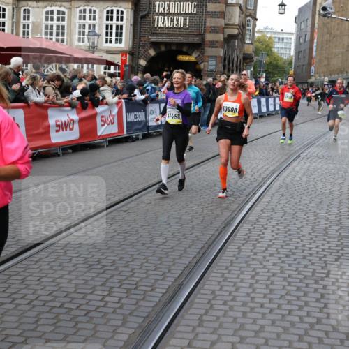 05.10.2025 - 20. swb-Marathon Bremen Yannick Fuchs http://msf.ph/oto/9268215 05.10.2025 10:52:21 Ziel 9196, 9226, 9852, 9955, 10038, 10240, 10438, 10668, 10727, 10900, 10927, 10942, 11458, 11491, 11641 meine-sportfotos.de