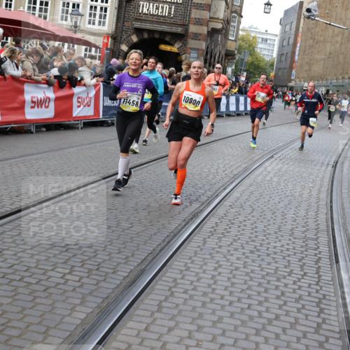 05.10.2025 - 20. swb-Marathon Bremen Yannick Fuchs http://msf.ph/oto/9268236 05.10.2025 10:52:21 Ziel 9196, 9226, 9852, 9955, 10038, 10240, 10438, 10668, 10727, 10900, 10927, 10942, 11458, 11491, 11641 meine-sportfotos.de