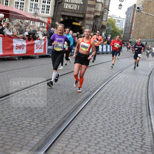 05.10.2025 - 20. swb-Marathon Bremen Yannick Fuchs http://msf.ph/oto/9268243 05.10.2025 10:52:21 Ziel 9196, 9226, 9852, 9955, 10038, 10240, 10438, 10668, 10727, 10900, 10927, 10942, 11458, 11491, 11641 meine-sportfotos.de
