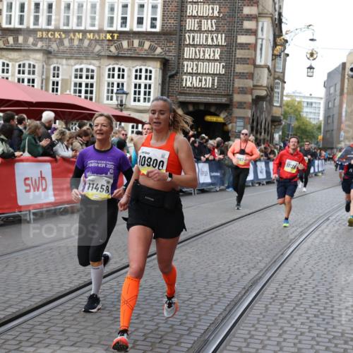 05.10.2025 - 20. swb-Marathon Bremen Yannick Fuchs http://msf.ph/oto/9268290 05.10.2025 10:52:22 Ziel 9196, 9226, 9852, 9955, 10038, 10240, 10438, 10668, 10727, 10900, 10927, 10942, 11128, 11458, 11491, 11641 meine-sportfotos.de