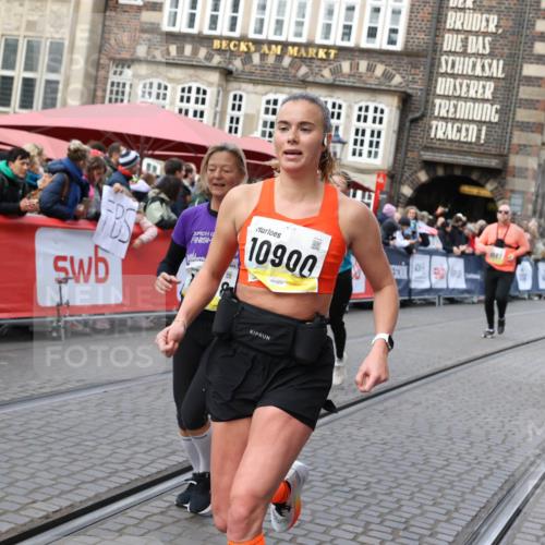 05.10.2025 - 20. swb-Marathon Bremen Yannick Fuchs http://msf.ph/oto/9268319 05.10.2025 10:52:23 Ziel 9196, 9852, 9955, 9987, 10038, 10240, 10438, 10668, 10727, 10900, 10927, 10942, 11128, 11458, 11491, 11641 meine-sportfotos.de