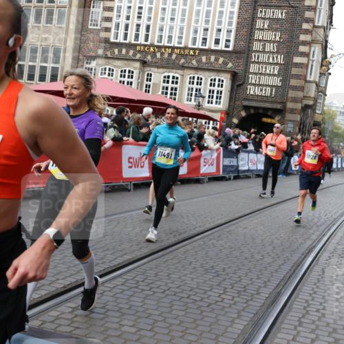 05.10.2025 - 20. swb-Marathon Bremen Yannick Fuchs http://msf.ph/oto/9268365 05.10.2025 10:52:23 Ziel 9196, 9852, 9955, 9987, 10038, 10240, 10438, 10668, 10727, 10900, 10927, 10942, 11128, 11458, 11491, 11641 meine-sportfotos.de