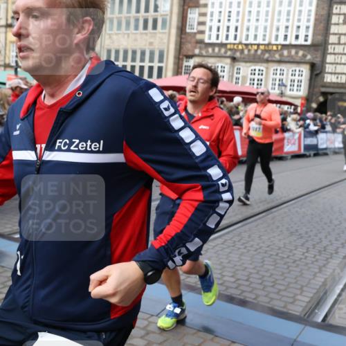 05.10.2025 - 20. swb-Marathon Bremen Yannick Fuchs http://msf.ph/oto/9268496 05.10.2025 10:52:25 Ziel 9852, 9955, 9987, 10038, 10668, 10900, 10927, 10942, 11128, 11458, 11491, 11665 meine-sportfotos.de