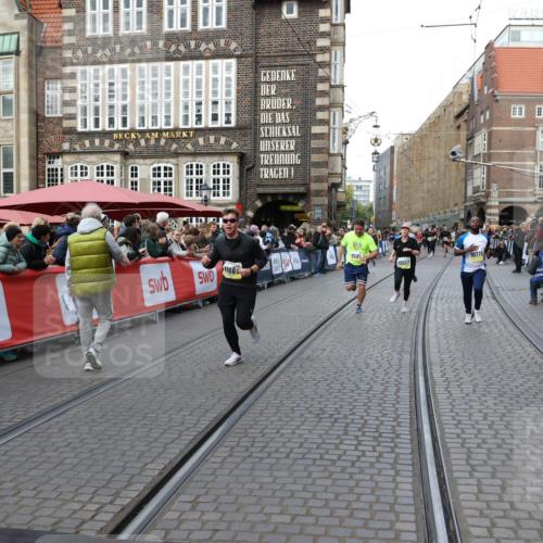 05.10.2025 - 20. swb-Marathon Bremen Yannick Fuchs http://msf.ph/oto/9268556 05.10.2025 10:52:27 Ziel 9584, 9955, 9987, 10038, 10507, 10719, 10900, 10927, 10942, 11128, 11458, 11491, 11665 meine-sportfotos.de