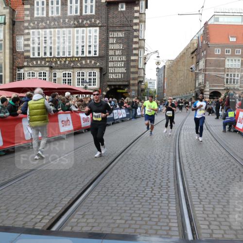 05.10.2025 - 20. swb-Marathon Bremen Yannick Fuchs http://msf.ph/oto/9268572 05.10.2025 10:52:27 Ziel 9584, 9955, 9987, 10038, 10507, 10719, 10900, 10927, 10942, 11128, 11458, 11491, 11665 meine-sportfotos.de