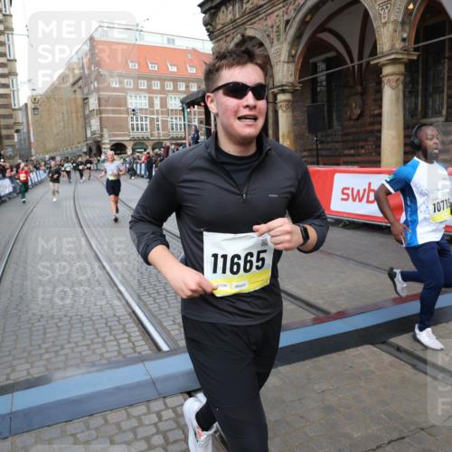 05.10.2025 - 20. swb-Marathon Bremen Yannick Fuchs http://msf.ph/oto/9268814 05.10.2025 10:52:29 Ziel 9172, 9584, 9955, 9987, 10507, 10719, 10900, 10927, 11128, 11458, 11491, 11528, 11665 meine-sportfotos.de