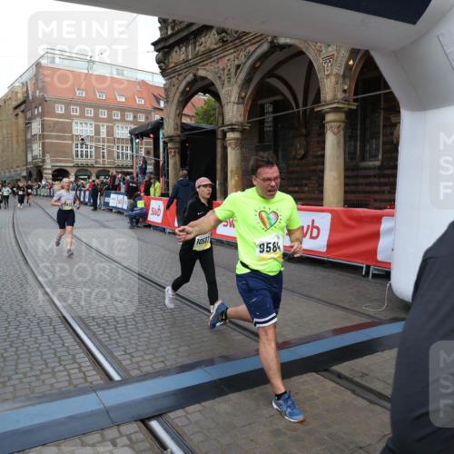 05.10.2025 - 20. swb-Marathon Bremen Yannick Fuchs http://msf.ph/oto/9268843 05.10.2025 10:52:30 Ziel 9172, 9584, 9955, 9987, 10507, 10719, 10927, 11128, 11458, 11491, 11528, 11665 meine-sportfotos.de