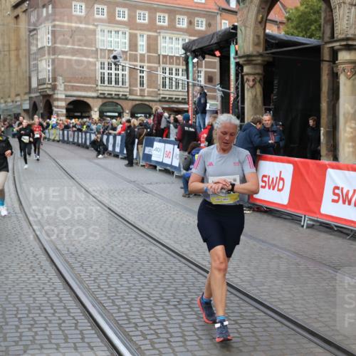05.10.2025 - 20. swb-Marathon Bremen Yannick Fuchs http://msf.ph/oto/9268955 05.10.2025 10:52:31 Ziel 9172, 9584, 9955, 9987, 10241, 10507, 10719, 10927, 11128, 11491, 11528, 11665 meine-sportfotos.de