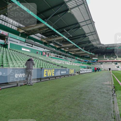 05.10.2025 - 20. swb-Marathon Bremen Michael Burmester http://msf.ph/oto/9276046 05.10.2025 10:18:25 Laufen im Stadion 9280, 9291, 10905, 11201, 11, 9291, 11739 meine-sportfotos.de
