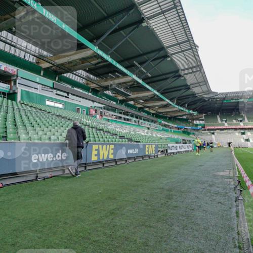 05.10.2025 - 20. swb-Marathon Bremen Michael Burmester http://msf.ph/oto/9276211 05.10.2025 10:21:00 Laufen im Stadion 9336, 9340, 9429, 9480, 9527, 9596, 9694, 9697, 9829, 9833, 10372, 10410, 10476, 10538, 11013, 11185, 11188, 11341, 11443, 11687, 9319 meine-sportfotos.de