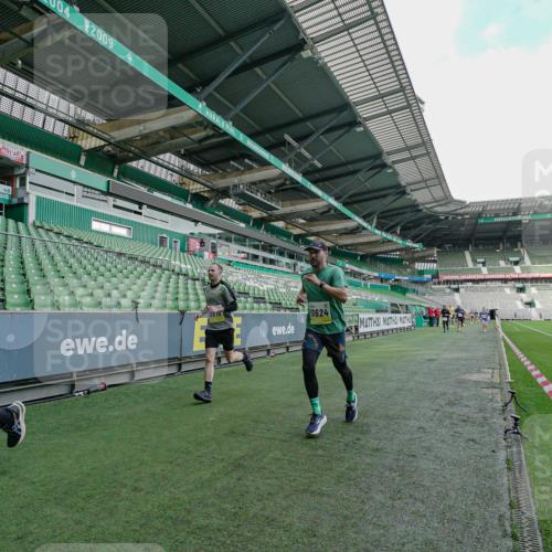05.10.2025 - 20. swb-Marathon Bremen Michael Burmester http://msf.ph/oto/9276511 05.10.2025 10:25:59 Laufen im Stadion 8000, 9006, 9170, 9250, 9361, 9614, 9849, 9865, 9884, 9919, 9963, 9967, 10044, 10053, 10304, 10306, 10348, 10474, 10505, 10554, 10559, 10624, 10666, 10780, 10816, 10851, 10961, 11178, 11316, 11346, 11403, 11422, 11488, 11503, 11617, 11666, 11745, 9302, 9558, 9775, 10104, 10155, 10541, 10553, 10652, 10979, 11230, 11256, 11581 meine-sportfotos.de