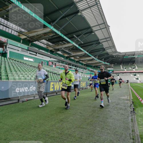 05.10.2025 - 20. swb-Marathon Bremen Michael Burmester http://msf.ph/oto/9276525 05.10.2025 10:26:52 Laufen im Stadion 28, 8000, 9009, 9202, 9250, 9270, 9285, 9290, 9351, 9362, 9396, 9400, 9411, 9545, 9590, 9678, 9876, 9878, 9885, 9897, 9921, 9960, 9961, 9963, 10045, 10053, 10090, 10091, 10092, 10277, 10304, 10351, 10411, 10431, 10447, 10568, 10633, 10634, 10649, 10682, 10773, 10792, 10823, 10851, 10898, 11362, 11585, 11645, 11648, 11683, 11714, 11715, 8000, 9170, 9963, 10044, 10559, 10624, 10780, 10816, 10851, 11178, 11422, 11488, 11617 meine-sportfotos.de