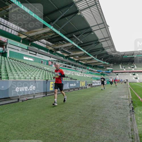 05.10.2025 - 20. swb-Marathon Bremen Michael Burmester http://msf.ph/oto/9276570 05.10.2025 10:26:59 Laufen im Stadion 28, 9009, 9202, 9270, 9285, 9290, 9351, 9362, 9396, 9400, 9411, 9500, 9545, 9590, 9678, 9709, 9711, 9876, 9878, 9885, 9897, 9921, 9960, 9961, 10045, 10053, 10090, 10091, 10092, 10277, 10351, 10411, 10431, 10447, 10568, 10633, 10634, 10639, 10649, 10682, 10750, 10773, 10792, 10823, 10898, 10947, 11074, 11362, 11585, 11645, 11648, 11683, 11714, 11715, 8000, 9250, 9963, 10044, 10053, 10304, 10559, 10624, 10780, 10816, 10851, 11488, 11617 meine-sportfotos.de