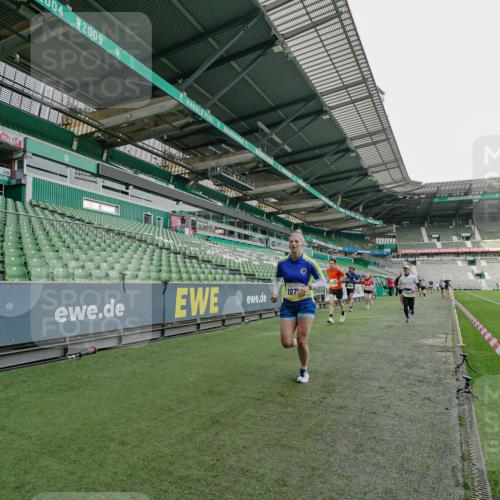 05.10.2025 - 20. swb-Marathon Bremen Michael Burmester http://msf.ph/oto/9276607 05.10.2025 10:27:09 Laufen im Stadion 28, 9009, 9202, 9270, 9285, 9290, 9339, 9351, 9362, 9396, 9400, 9411, 9500, 9545, 9590, 9670, 9678, 9709, 9711, 9876, 9878, 9885, 9897, 9921, 9960, 9961, 10045, 10091, 10092, 10277, 10351, 10411, 10568, 10634, 10639, 10649, 10682, 10750, 10773, 10792, 10818, 10822, 10823, 10898, 10947, 11074, 11362, 11585, 11645, 11659, 11683, 11714, 8000, 9250, 9963, 10053, 10090, 10304, 10431, 10447, 10633, 10851, 11488, 11648, 11715 meine-sportfotos.de