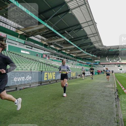 05.10.2025 - 20. swb-Marathon Bremen Michael Burmester http://msf.ph/oto/9276669 05.10.2025 10:27:17 Laufen im Stadion 28, 9009, 9202, 9270, 9285, 9339, 9351, 9362, 9396, 9400, 9411, 9500, 9670, 9678, 9709, 9711, 9876, 9878, 9885, 9897, 9921, 9960, 9961, 10045, 10091, 10092, 10277, 10351, 10411, 10568, 10634, 10637, 10639, 10750, 10773, 10792, 10818, 10822, 10823, 10898, 10947, 11074, 11362, 11446, 11585, 11645, 11659, 11678, 11683, 11714, 9250, 9290, 9545, 9590, 10053, 10090, 10431, 10447, 10633, 10649, 10682, 11648, 11715 meine-sportfotos.de