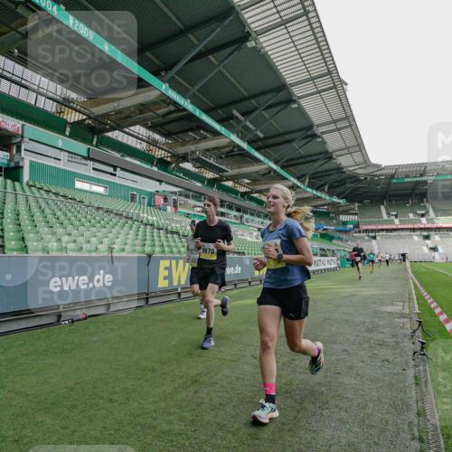 05.10.2025 - 20. swb-Marathon Bremen Michael Burmester http://msf.ph/oto/9276684 05.10.2025 10:27:20 Laufen im Stadion 28, 9009, 9202, 9270, 9285, 9339, 9351, 9362, 9400, 9411, 9500, 9670, 9678, 9709, 9711, 9876, 9878, 9885, 9897, 9921, 9960, 9961, 10045, 10091, 10092, 10277, 10351, 10411, 10452, 10568, 10634, 10637, 10639, 10750, 10773, 10792, 10818, 10822, 10898, 10947, 11074, 11362, 11446, 11585, 11645, 11659, 11678, 11683, 11714, 9290, 9396, 9545, 9590, 10090, 10431, 10447, 10633, 10649, 10682, 10823, 11648, 11714, 11715 meine-sportfotos.de