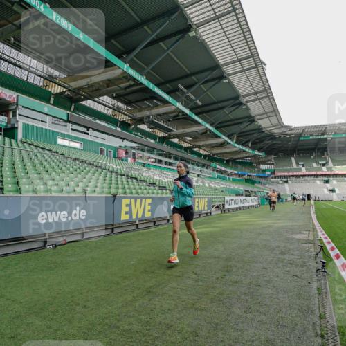 05.10.2025 - 20. swb-Marathon Bremen Michael Burmester http://msf.ph/oto/9276709 05.10.2025 10:27:27 Laufen im Stadion 28, 9009, 9270, 9339, 9351, 9362, 9400, 9411, 9500, 9670, 9678, 9709, 9711, 9876, 9878, 9885, 9921, 9960, 9961, 10045, 10091, 10092, 10277, 10351, 10411, 10452, 10568, 10634, 10637, 10639, 10676, 10750, 10792, 10818, 10822, 10898, 10947, 11074, 11167, 11299, 11362, 11446, 11585, 11645, 11659, 11678, 11683, 9009, 9202, 9285, 9290, 9396, 9545, 9590, 9878, 9897, 10431, 10649, 10682, 10773, 10823, 11714 meine-sportfotos.de