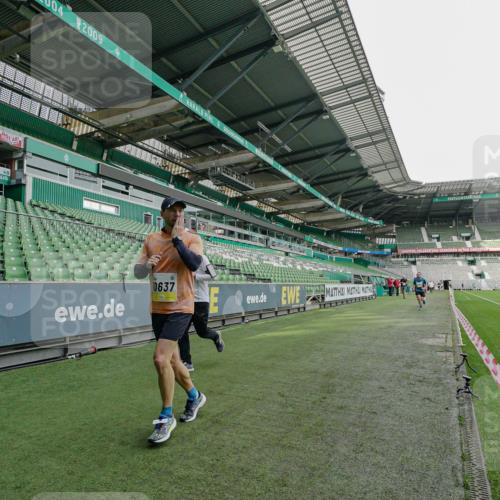 05.10.2025 - 20. swb-Marathon Bremen Michael Burmester http://msf.ph/oto/9276736 05.10.2025 10:27:33 Laufen im Stadion 28, 9270, 9339, 9351, 9362, 9397, 9400, 9500, 9546, 9670, 9678, 9709, 9711, 9876, 9885, 9961, 10091, 10092, 10277, 10351, 10411, 10452, 10568, 10634, 10637, 10639, 10661, 10676, 10750, 10792, 10818, 10822, 10898, 10947, 11074, 11167, 11299, 11362, 11446, 11462, 11645, 11659, 11678, 11683, 9009, 9202, 9285, 9290, 9396, 9400, 9411, 9590, 9878, 9897, 9921, 9960, 10045, 10649, 10682, 10773, 10823, 11585, 11714 meine-sportfotos.de