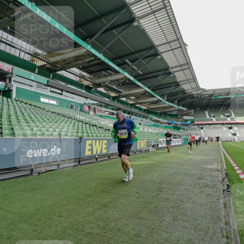 05.10.2025 - 20. swb-Marathon Bremen Michael Burmester http://msf.ph/oto/9276751 05.10.2025 10:27:39 Laufen im Stadion 28, 1138, 9270, 9339, 9351, 9397, 9500, 9546, 9670, 9709, 9711, 9885, 9961, 10091, 10092, 10351, 10452, 10509, 10568, 10634, 10637, 10639, 10661, 10676, 10750, 10818, 10822, 10850, 10858, 10898, 10947, 11074, 11167, 11189, 11299, 11327, 11446, 11462, 11645, 11659, 11678, 9009, 9202, 9285, 9362, 9400, 9411, 9678, 9876, 9878, 9897, 9921, 9960, 10045, 10091, 10277, 10411, 10773, 10792, 11362, 11585, 11683, 11714 meine-sportfotos.de