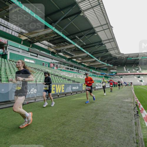 05.10.2025 - 20. swb-Marathon Bremen Michael Burmester http://msf.ph/oto/9276841 05.10.2025 10:27:54 Laufen im Stadion 1138, 7414, 9200, 9206, 9223, 9244, 9339, 9397, 9413, 9500, 9546, 9670, 9709, 9711, 10177, 10211, 10319, 10382, 10452, 10509, 10637, 10639, 10661, 10667, 10676, 10688, 10818, 10822, 10850, 10858, 10947, 11074, 11167, 11189, 11268, 11299, 11327, 11446, 11462, 11628, 11659, 11678, 11705, 28, 9270, 9351, 9362, 9678, 9876, 9885, 9961, 10091, 10092, 10277, 10351, 10411, 10568, 10634, 10750, 10792, 10898, 11362, 11645, 11683 meine-sportfotos.de
