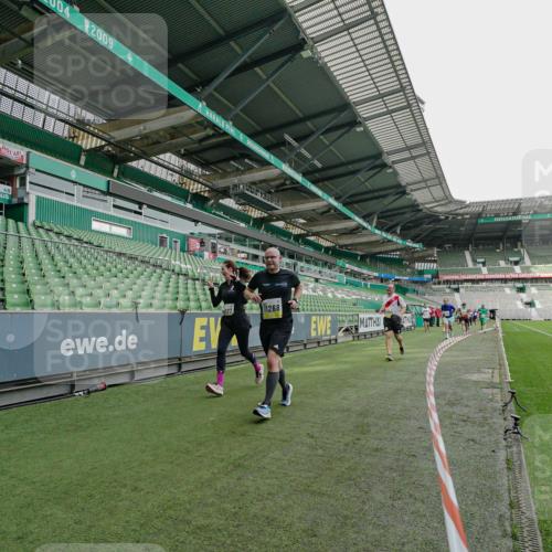 05.10.2025 - 20. swb-Marathon Bremen Michael Burmester http://msf.ph/oto/9276878 05.10.2025 10:28:00 Laufen im Stadion 1138, 7414, 9200, 9206, 9207, 9216, 9222, 9223, 9244, 9293, 9339, 9366, 9377, 9397, 9413, 9546, 9670, 10177, 10211, 10319, 10350, 10382, 10452, 10509, 10637, 10661, 10667, 10676, 10688, 10818, 10822, 10850, 10858, 11104, 11167, 11189, 11244, 11268, 11299, 11327, 11446, 11462, 11498, 11513, 11579, 11628, 11659, 11678, 11705, 28, 9270, 9351, 9500, 9709, 9711, 9885, 9961, 10092, 10351, 10568, 10634, 10639, 10750, 10898, 10947, 11645 meine-sportfotos.de