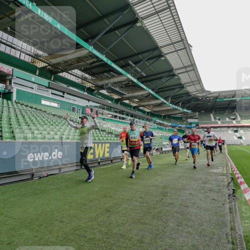 05.10.2025 - 20. swb-Marathon Bremen Michael Burmester http://msf.ph/oto/9276982 05.10.2025 10:28:15 Laufen im Stadion 1138, 7414, 9200, 9206, 9207, 9216, 9222, 9223, 9244, 9293, 9298, 9366, 9377, 9397, 9406, 9413, 9546, 9562, 9665, 9706, 9955, 10047, 10109, 10177, 10211, 10266, 10268, 10303, 10319, 10350, 10382, 10428, 10452, 10509, 10519, 10637, 10661, 10667, 10676, 10688, 10789, 10850, 10858, 10875, 10931, 10953, 10973, 11104, 11167, 11189, 11244, 11248, 11268, 11299, 11327, 11330, 11357, 11462, 11498, 11513, 11561, 11579, 11628, 11705, 9339, 9500, 9670, 9709, 9711, 10639, 10947 meine-sportfotos.de