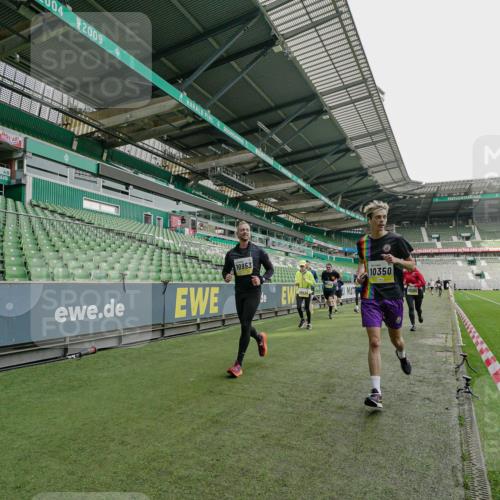 05.10.2025 - 20. swb-Marathon Bremen Michael Burmester http://msf.ph/oto/9277037 05.10.2025 10:28:19 Laufen im Stadion 1138, 7414, 9200, 9206, 9207, 9216, 9222, 9223, 9244, 9293, 9298, 9366, 9377, 9397, 9406, 9413, 9546, 9562, 9665, 9706, 9955, 10047, 10109, 10177, 10211, 10266, 10268, 10303, 10319, 10350, 10382, 10428, 10509, 10519, 10661, 10667, 10676, 10688, 10789, 10850, 10858, 10875, 10931, 10953, 10973, 11104, 11167, 11189, 11244, 11248, 11268, 11299, 11327, 11330, 11357, 11462, 11498, 11513, 11561, 11579, 11628, 11705, 9339, 9670, 10452, 10637 meine-sportfotos.de