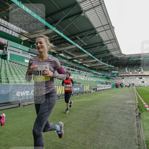 05.10.2025 - 20. swb-Marathon Bremen Michael Burmester http://msf.ph/oto/9277205 05.10.2025 10:28:38 Laufen im Stadion 1138, 7414, 9200, 9206, 9207, 9216, 9222, 9223, 9244, 9293, 9298, 9366, 9377, 9404, 9406, 9413, 9562, 9665, 9706, 9810, 9955, 10047, 10062, 10109, 10131, 10177, 10211, 10266, 10268, 10303, 10319, 10350, 10382, 10428, 10519, 10667, 10688, 10789, 10850, 10875, 10888, 10931, 10953, 10973, 11104, 11244, 11248, 11268, 11292, 11330, 11357, 11498, 11513, 11561, 11573, 11579, 11628, 11637, 11705, 9397, 9546, 10452, 10509, 10661, 10676, 11167 meine-sportfotos.de