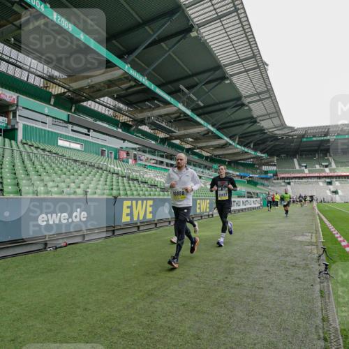 05.10.2025 - 20. swb-Marathon Bremen Michael Burmester http://msf.ph/oto/9277225 05.10.2025 10:28:50 Laufen im Stadion 9200, 9207, 9216, 9218, 9222, 9223, 9293, 9298, 9366, 9377, 9404, 9406, 9478, 9556, 9562, 9626, 9627, 9641, 9665, 9706, 9810, 9955, 10047, 10062, 10109, 10131, 10266, 10268, 10303, 10350, 10381, 10382, 10428, 10519, 10667, 10688, 10789, 10799, 10875, 10888, 10931, 10953, 10973, 11057, 11104, 11119, 11244, 11248, 11292, 11330, 11357, 11498, 11513, 11561, 11573, 11579, 11628, 11637, 11705, 1138, 7414, 9206, 9244, 9397, 9413, 10177, 10211, 10319, 10509, 10661 meine-sportfotos.de