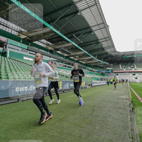 05.10.2025 - 20. swb-Marathon Bremen Michael Burmester http://msf.ph/oto/9277231 05.10.2025 10:28:51 Laufen im Stadion 9200, 9207, 9216, 9218, 9222, 9223, 9293, 9298, 9366, 9377, 9404, 9406, 9478, 9556, 9562, 9626, 9627, 9641, 9665, 9693, 9706, 9810, 9955, 9969, 10047, 10062, 10109, 10131, 10266, 10268, 10303, 10350, 10381, 10382, 10428, 10519, 10667, 10688, 10789, 10799, 10875, 10888, 10931, 10953, 10973, 11057, 11104, 11119, 11244, 11248, 11292, 11330, 11357, 11498, 11513, 11561, 11573, 11579, 11637, 11705, 1138, 7414, 9206, 9244, 9397, 9413, 10177, 10211, 10319, 10509, 10661 meine-sportfotos.de