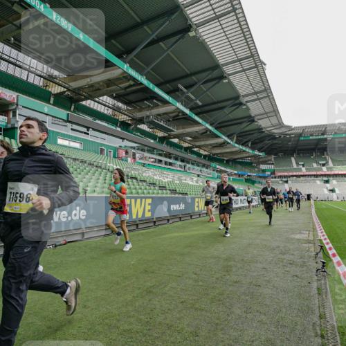 05.10.2025 - 20. swb-Marathon Bremen Michael Burmester http://msf.ph/oto/9277376 05.10.2025 10:29:15 Laufen im Stadion 8787, 9218, 9404, 9428, 9478, 9555, 9556, 9562, 9626, 9627, 9630, 9641, 9674, 9693, 9696, 9729, 9810, 9924, 9929, 9958, 9969, 9986, 10062, 10073, 10089, 10131, 10381, 10400, 10601, 10685, 10715, 10723, 10733, 10799, 10877, 10888, 10929, 10951, 11005, 11022, 11057, 11119, 11187, 11288, 11292, 11330, 11357, 11573, 11637, 9207, 9216, 9222, 9293, 9298, 9366, 9377, 9406, 9562, 9665, 9706, 9955, 10047, 10109, 10266, 10268, 10303, 10519, 10875, 10931 meine-sportfotos.de