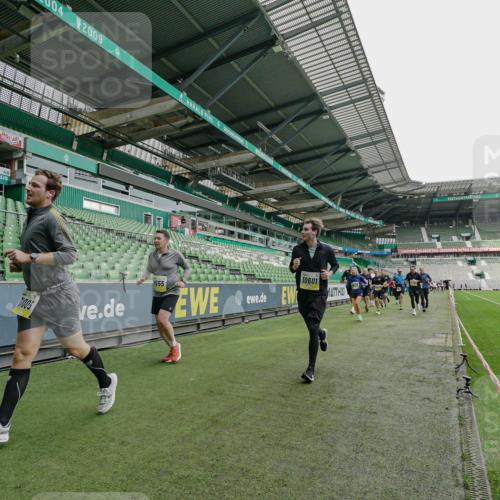 05.10.2025 - 20. swb-Marathon Bremen Michael Burmester http://msf.ph/oto/9277406 05.10.2025 10:29:18 Laufen im Stadion 8787, 9218, 9385, 9404, 9428, 9437, 9478, 9555, 9556, 9626, 9627, 9630, 9641, 9674, 9689, 9693, 9696, 9729, 9761, 9810, 9889, 9924, 9929, 9958, 9969, 9986, 10062, 10073, 10089, 10131, 10381, 10400, 10601, 10685, 10715, 10723, 10733, 10799, 10868, 10877, 10888, 10929, 10951, 10968, 11005, 11022, 11057, 11119, 11187, 11208, 11288, 11292, 11573, 11637, 9216, 9298, 9366, 9377, 9406, 9562, 9665, 9706, 9955, 10047, 10109, 10266, 10268, 10303, 10519, 10875, 10931 meine-sportfotos.de