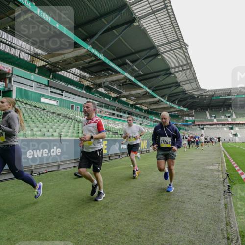 05.10.2025 - 20. swb-Marathon Bremen Michael Burmester http://msf.ph/oto/9277563 05.10.2025 10:29:38 Laufen im Stadion 8787, 8866, 9014, 9199, 9218, 9233, 9261, 9369, 9385, 9428, 9437, 9478, 9485, 9555, 9556, 9578, 9579, 9583, 9626, 9627, 9630, 9641, 9658, 9674, 9689, 9693, 9696, 9704, 9729, 9740, 9761, 9803, 9889, 9924, 9929, 9958, 9969, 9986, 10073, 10089, 10118, 10170, 10246, 10381, 10400, 10432, 10534, 10601, 10685, 10715, 10723, 10726, 10733, 10781, 10799, 10868, 10877, 10923, 10929, 10932, 10951, 10968, 11005, 11022, 11057, 11119, 11187, 11208, 11288, 11298, 9404 meine-sportfotos.de