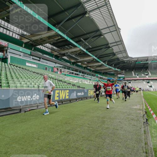 05.10.2025 - 20. swb-Marathon Bremen Michael Burmester http://msf.ph/oto/9278162 05.10.2025 10:30:41 Laufen im Stadion 7733, 9209, 9214, 9230, 9240, 9251, 9255, 9259, 9299, 9317, 9333, 9399, 9416, 9425, 9435, 9482, 9501, 9645, 9663, 9676, 9683, 9708, 9787, 9832, 9888, 9894, 9906, 9966, 9975, 9987, 10022, 10043, 10066, 10159, 10221, 10224, 10227, 10241, 10251, 10254, 10346, 10376, 10378, 10380, 10392, 10443, 10479, 10507, 10548, 10556, 10581, 10584, 10625, 10673, 10873, 11177, 11319, 7202, 9014, 9199, 9261, 9369, 9452, 9578, 9579, 9658, 9803, 10170, 10432, 10923, 10932 meine-sportfotos.de