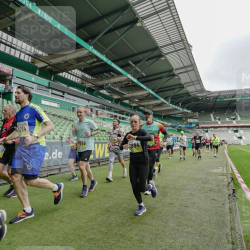 05.10.2025 - 20. swb-Marathon Bremen Michael Burmester http://msf.ph/oto/9278242 05.10.2025 10:30:46 Laufen im Stadion 7733, 9209, 9214, 9230, 9240, 9251, 9255, 9259, 9277, 9299, 9317, 9333, 9399, 9416, 9425, 9435, 9482, 9501, 9645, 9663, 9676, 9683, 9708, 9787, 9888, 9894, 9906, 9966, 9975, 9987, 10022, 10043, 10066, 10159, 10221, 10224, 10227, 10241, 10251, 10254, 10346, 10378, 10380, 10392, 10443, 10449, 10479, 10507, 10514, 10548, 10556, 10581, 10584, 10625, 10873, 11319, 7202, 9014, 9199, 9261, 9369, 9452, 9578, 9579, 9658, 9803, 10170, 10432, 10923, 10932 meine-sportfotos.de