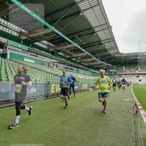 05.10.2025 - 20. swb-Marathon Bremen Michael Burmester http://msf.ph/oto/9278320 05.10.2025 10:30:55 Laufen im Stadion 7733, 9209, 9214, 9230, 9240, 9251, 9263, 9267, 9277, 9299, 9317, 9333, 9399, 9416, 9425, 9449, 9482, 9501, 9584, 9645, 9663, 9676, 9683, 9708, 9715, 9742, 9787, 9791, 9852, 9888, 9894, 9906, 9934, 9966, 9987, 10016, 10043, 10066, 10159, 10221, 10224, 10227, 10241, 10251, 10254, 10317, 10321, 10346, 10356, 10378, 10380, 10392, 10449, 10479, 10507, 10514, 10556, 10581, 10584, 10625, 10636, 10638, 11319, 7202, 9199, 9261, 9452 meine-sportfotos.de