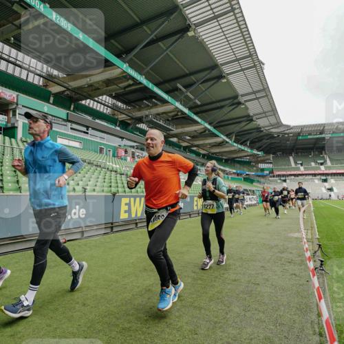 05.10.2025 - 20. swb-Marathon Bremen Michael Burmester http://msf.ph/oto/9278406 05.10.2025 10:31:03 Laufen im Stadion 7251, 7733, 9004, 9209, 9214, 9230, 9251, 9252, 9263, 9267, 9277, 9287, 9299, 9317, 9333, 9337, 9399, 9416, 9425, 9431, 9449, 9457, 9482, 9501, 9584, 9645, 9663, 9676, 9683, 9708, 9715, 9742, 9787, 9791, 9852, 9888, 9894, 9906, 9934, 9966, 9987, 10016, 10043, 10066, 10163, 10199, 10224, 10227, 10240, 10241, 10251, 10254, 10317, 10321, 10346, 10356, 10378, 10380, 10438, 10449, 10479, 10514, 10537, 10543, 10556, 10581, 10584, 10609, 10625, 10636, 10638, 10669, 9906 meine-sportfotos.de