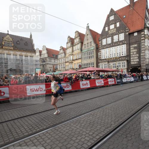 05.10.2025 - 20. swb-Marathon Bremen Yannick Fuchs http://msf.ph/oto/9288621 05.10.2025 10:30:19 Ziel 11 meine-sportfotos.de