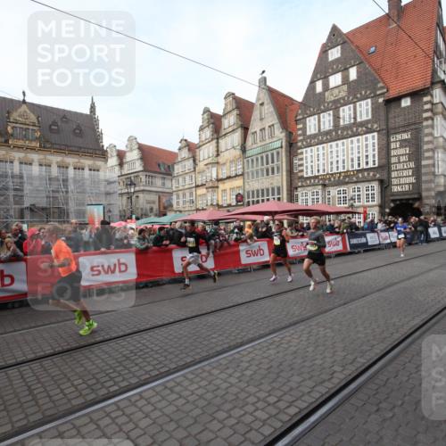 05.10.2025 - 20. swb-Marathon Bremen Yannick Fuchs http://msf.ph/oto/9288947 05.10.2025 10:39:27 Ziel 7111, 9239, 9863, 11067, 11343 meine-sportfotos.de