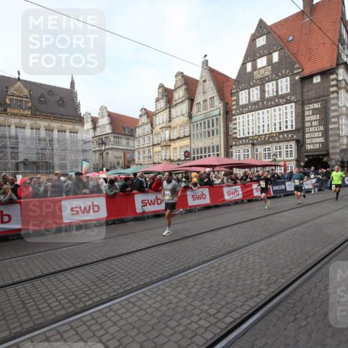 05.10.2025 - 20. swb-Marathon Bremen Yannick Fuchs http://msf.ph/oto/9288956 05.10.2025 10:39:40 Ziel 9289, 9671, 10525, 11418, 11474 meine-sportfotos.de