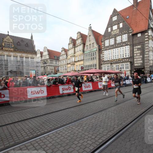 05.10.2025 - 20. swb-Marathon Bremen Yannick Fuchs http://msf.ph/oto/9288996 05.10.2025 10:39:56 Ziel 9213, 9922, 10052, 10171, 10175, 10176, 11335 meine-sportfotos.de