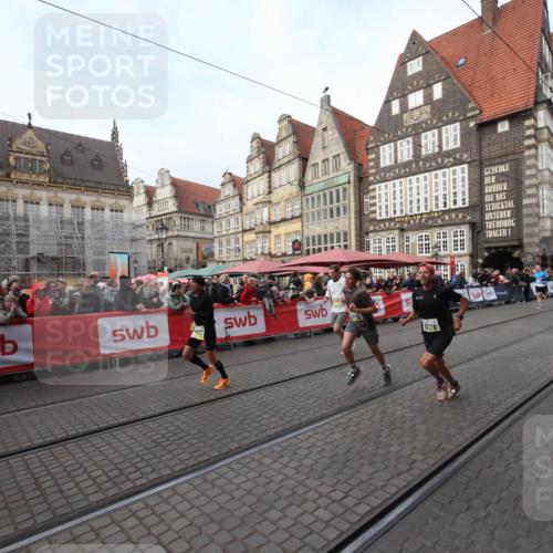 05.10.2025 - 20. swb-Marathon Bremen Yannick Fuchs http://msf.ph/oto/9289000 05.10.2025 10:39:56 Ziel 9213, 9922, 10052, 10171, 10175, 10176, 11335 meine-sportfotos.de