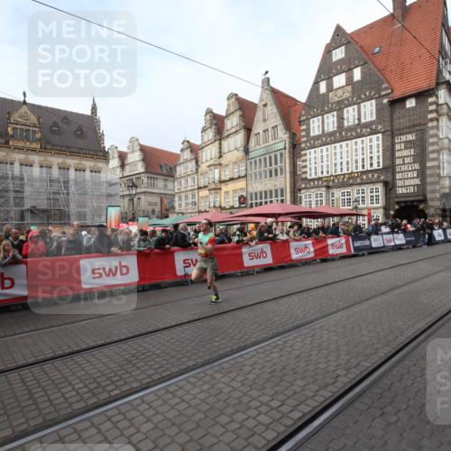 05.10.2025 - 20. swb-Marathon Bremen Yannick Fuchs http://msf.ph/oto/9289019 05.10.2025 10:40:12 Ziel 11567 meine-sportfotos.de