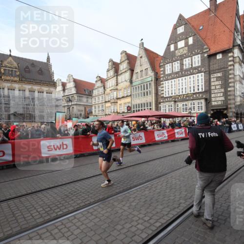 05.10.2025 - 20. swb-Marathon Bremen Yannick Fuchs http://msf.ph/oto/9289057 05.10.2025 10:40:50 Ziel 10161, 10229 meine-sportfotos.de