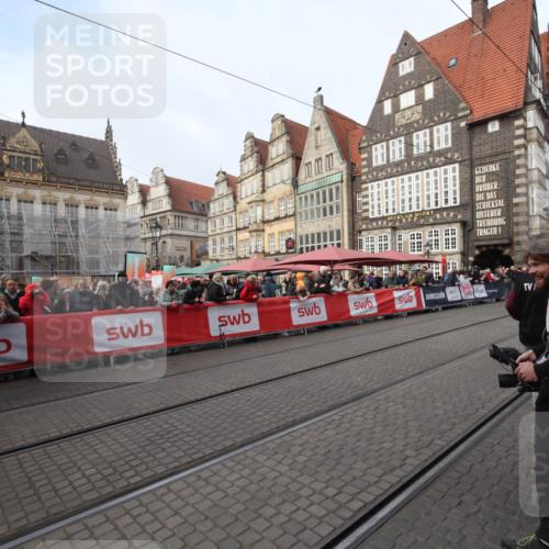 05.10.2025 - 20. swb-Marathon Bremen Yannick Fuchs http://msf.ph/oto/9289060 05.10.2025 10:40:54 Ziel  meine-sportfotos.de