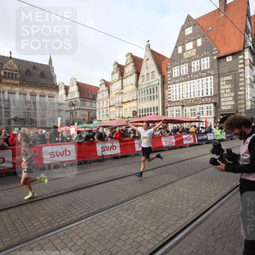 05.10.2025 - 20. swb-Marathon Bremen Yannick Fuchs http://msf.ph/oto/9289107 05.10.2025 10:41:58 Ziel 9884, 10104, 10691, 10880, 11581, 11710 meine-sportfotos.de