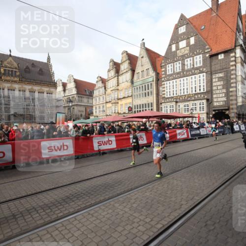 05.10.2025 - 20. swb-Marathon Bremen Yannick Fuchs http://msf.ph/oto/9289186 05.10.2025 10:42:29 Ziel 9775, 10208, 10375, 11230 meine-sportfotos.de