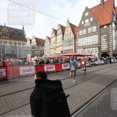 05.10.2025 - 20. swb-Marathon Bremen Yannick Fuchs http://msf.ph/oto/9289224 05.10.2025 10:42:44 Ziel 10592, 11178 meine-sportfotos.de