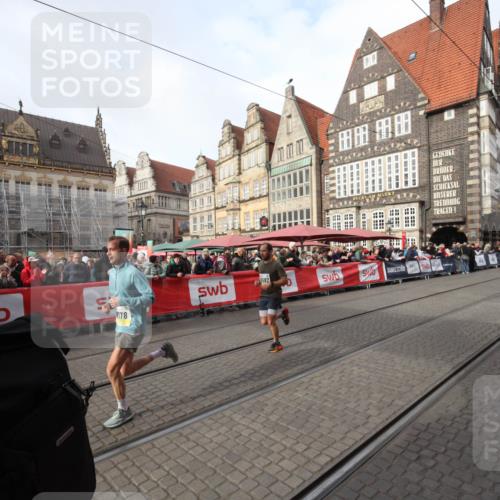 05.10.2025 - 20. swb-Marathon Bremen Yannick Fuchs http://msf.ph/oto/9289236 05.10.2025 10:42:45 Ziel 10592, 11178 meine-sportfotos.de